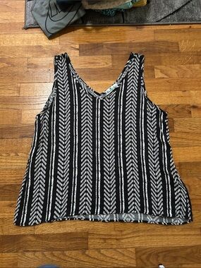Coconut Row Palm Beach Black & White Chevron Stripe V-Neck Tank Top Size XL